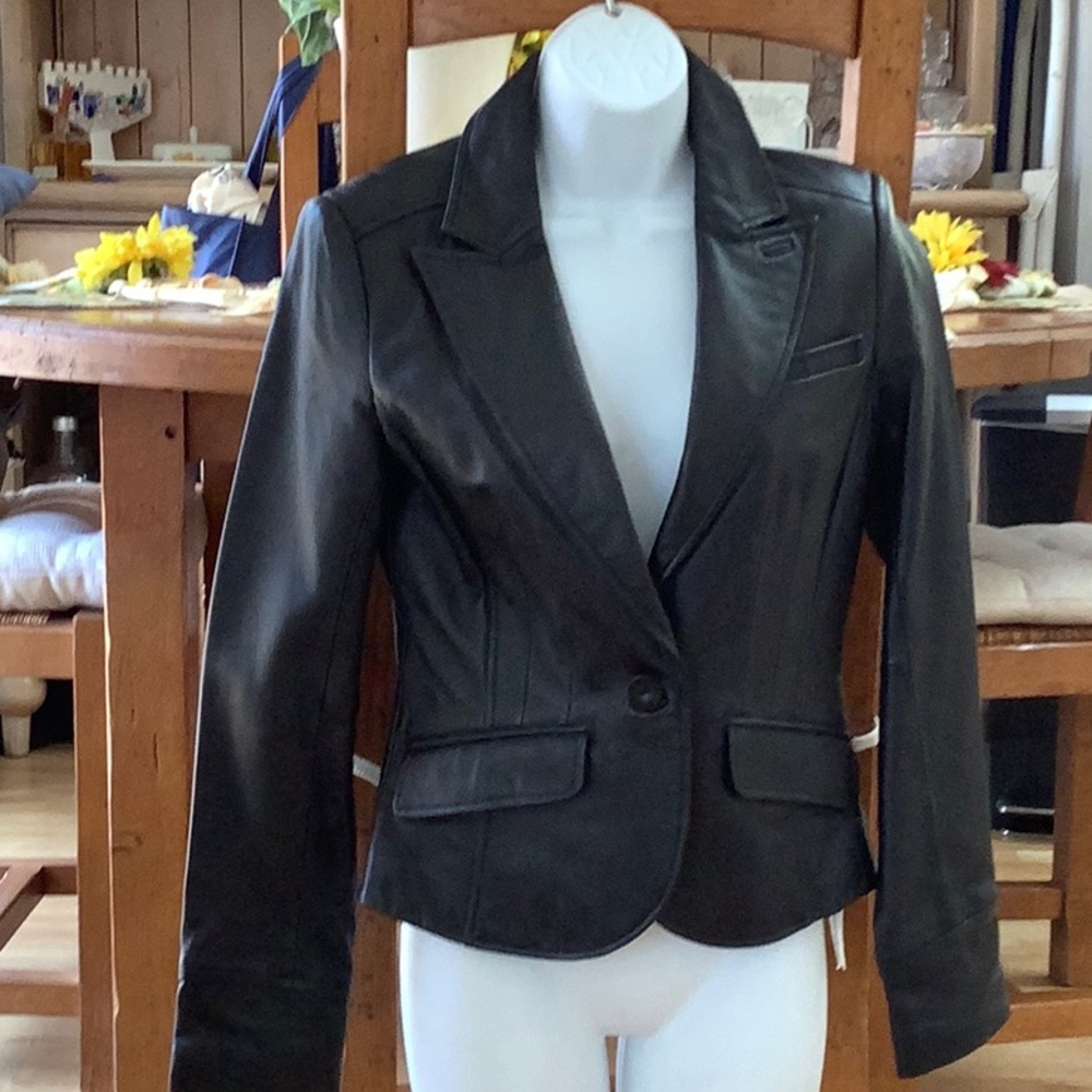 100%leather cropped blazer like new. ADEC